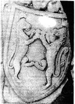 Grb Frankopana s nadgrobne ploe pronaene u svetitu katedrale Sv. Marije u Modruu